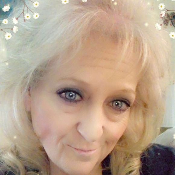 Meet your Posher, Janet - Picture 4 of 12